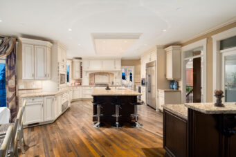 SPECTACULAR CLASSIC BRITISH PROPERTIES RESIDENCE - 620 St. Andrews Road, West Vancouver